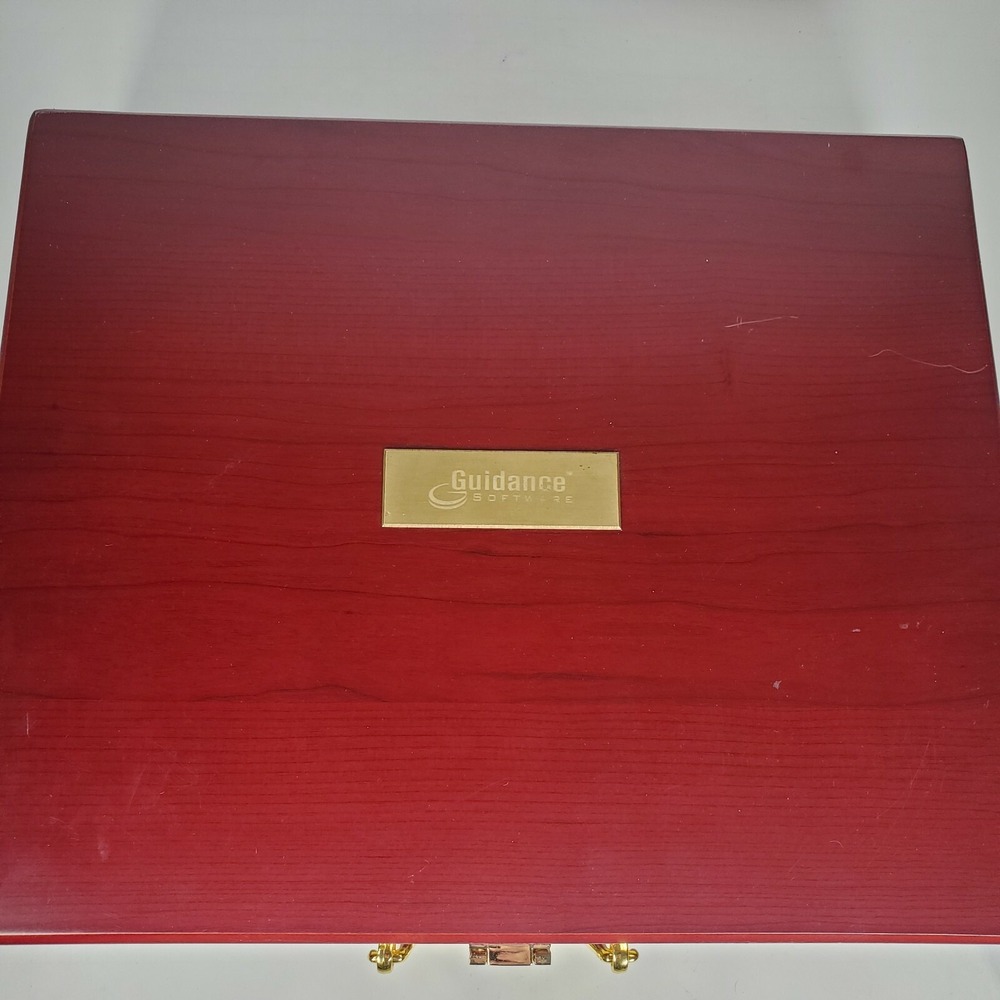 Travel Putting Practice Set In Wooden Case Putter, 2 Balls, 1 Cup 35" - Picture 7 of 11